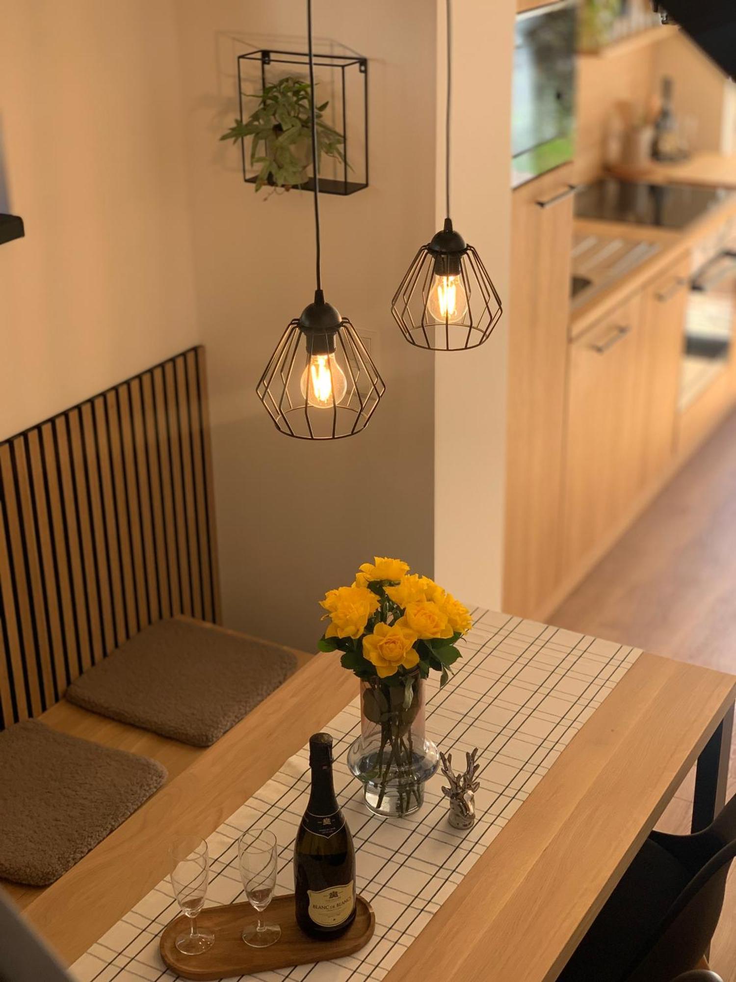 Iris Apartments اوبرترون المظهر الخارجي الصورة