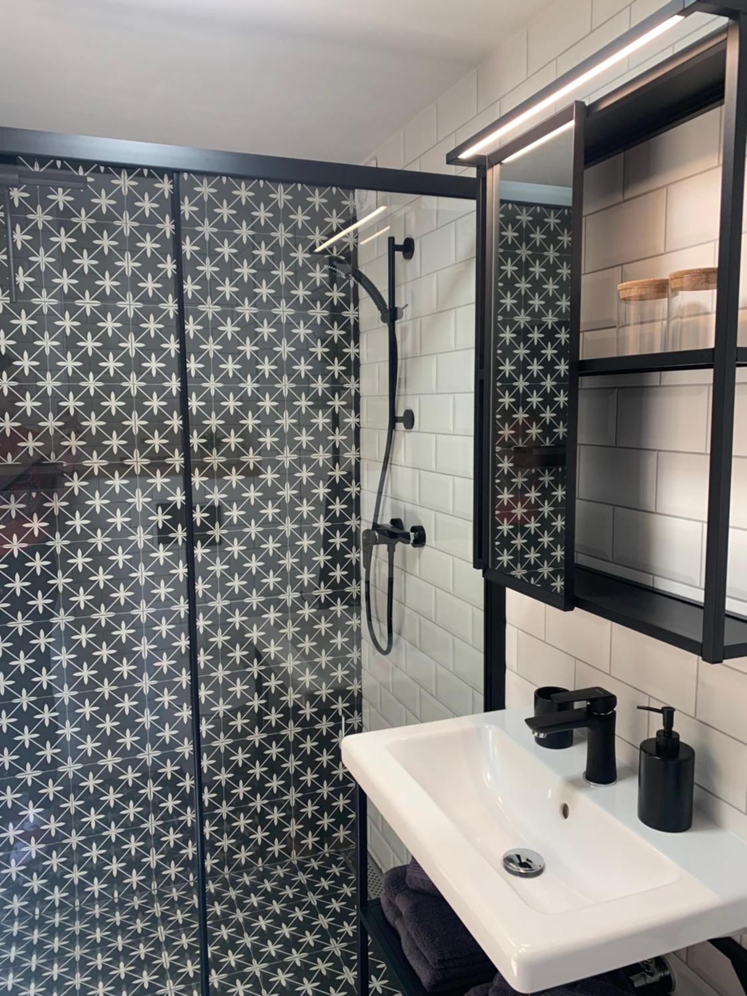 Iris Apartments اوبرترون المظهر الخارجي الصورة