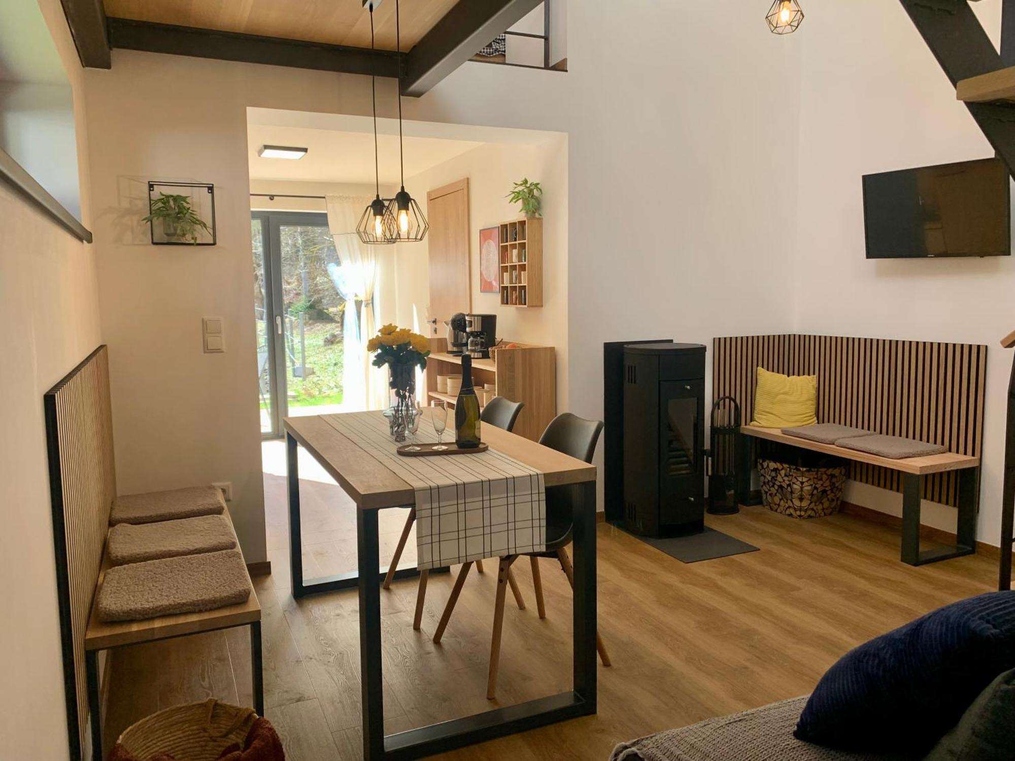 Iris Apartments اوبرترون المظهر الخارجي الصورة