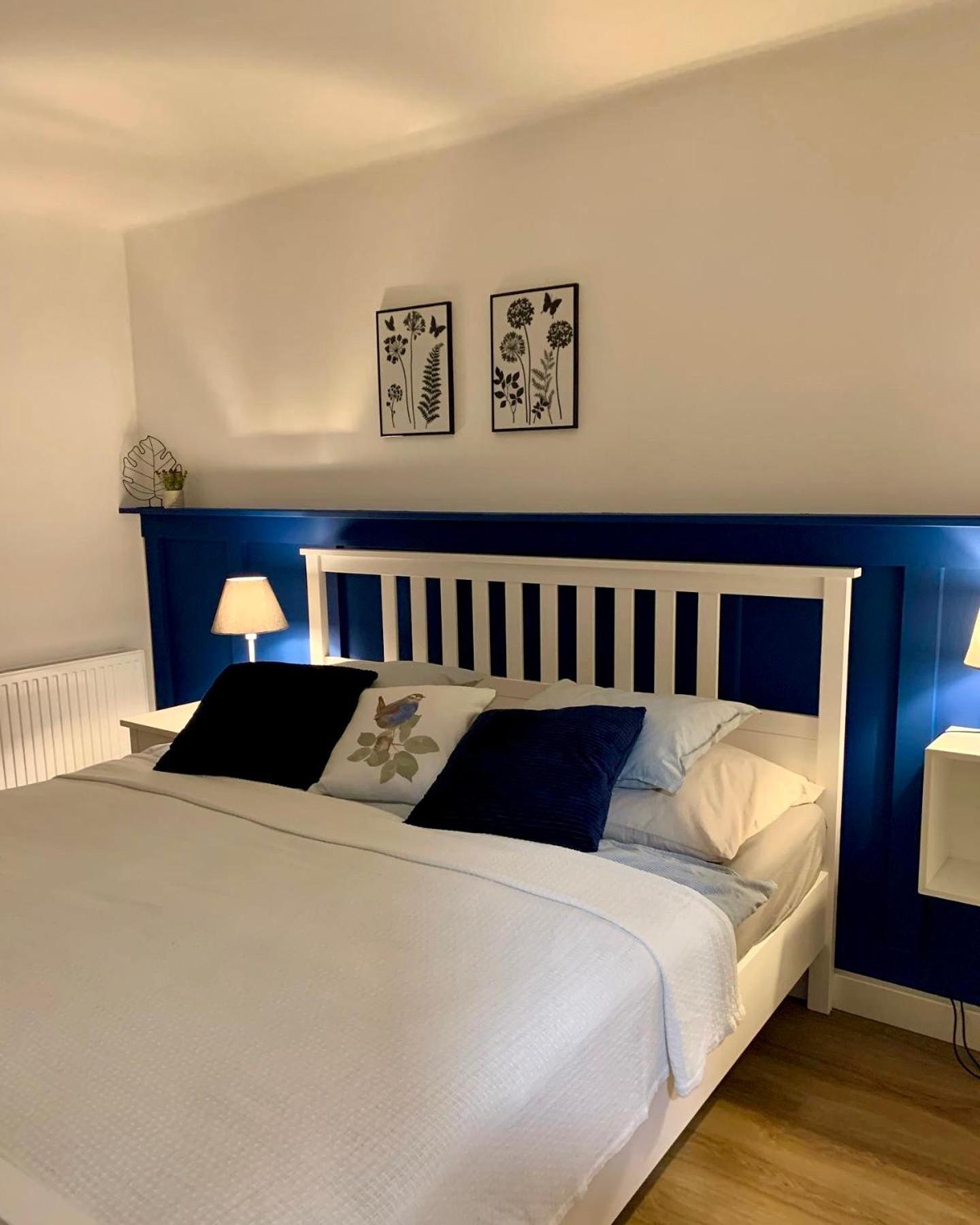 Iris Apartments اوبرترون المظهر الخارجي الصورة